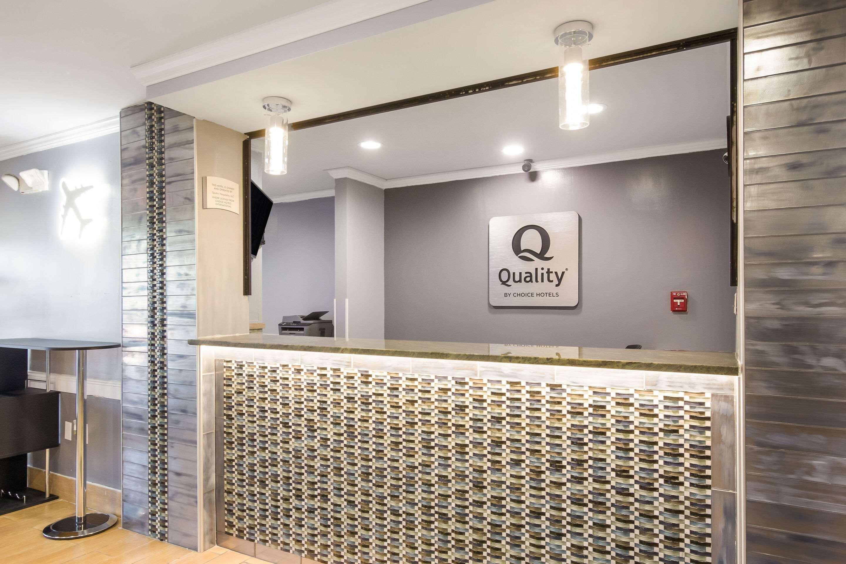 Quality Inn & Suites Cvg Airport Erlanger Exterior photo